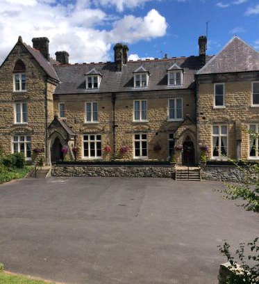 Malton Hotel | Comfortable Stay at The Mount B&B with Breakfast Included