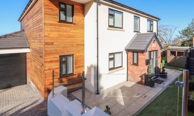 Prestatyn House | Discover THE MOUNT: Family-Friendly Holiday Cottage in Prestatyn
