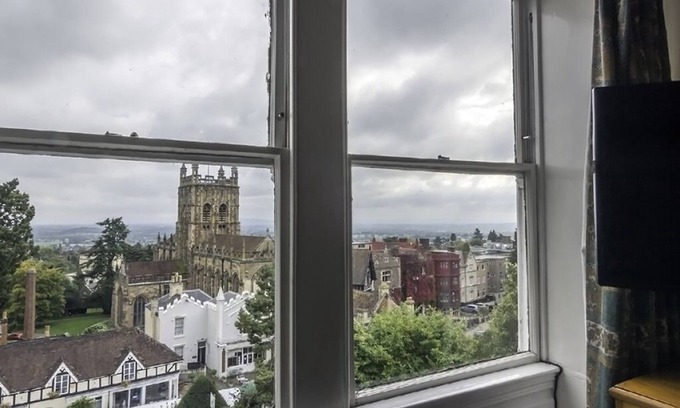 Malvern Hotel | Discover Comfort at The Mount Pleasant Hotel - Family Friendly