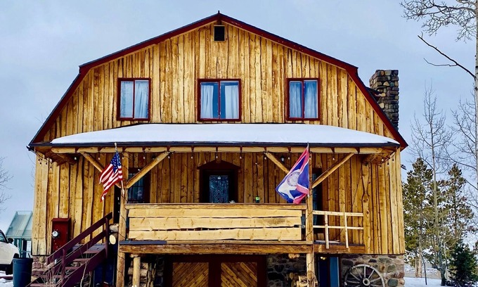 Uinta County House | The Mountain House, w/ hot tub, great views. Starlink