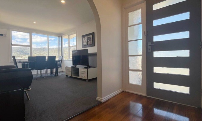 Risdon Vale House | Family-Friendly Retreat at The Mountain Riveting House