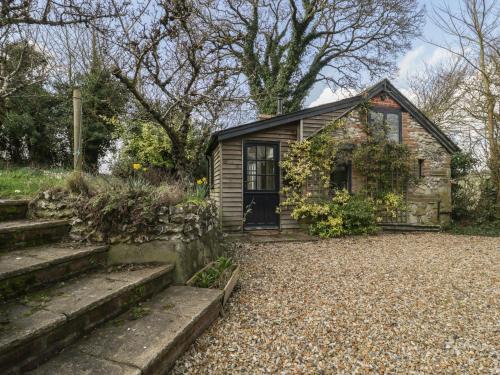 Winterborne Whitechurch House | Cozy Retreat at The Mouse House - Pet Friendly & 4 Stars