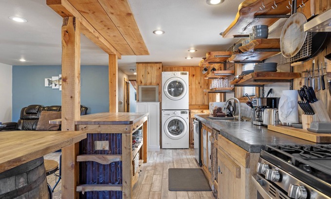 June Lake House | Pet-Friendly Mountain Getaway with Pool & Breakfast Options