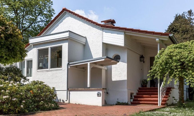 Bad Wilhelmshoehe House | Discover the Mulang House: Pet-Friendly & Family-Oriented Stay