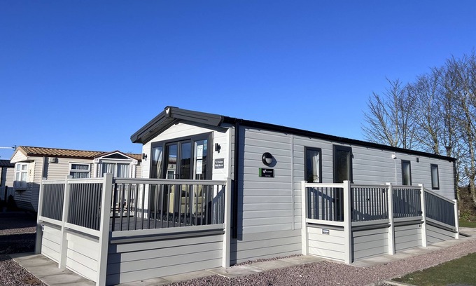 Skegness House | Exceptional Oceanfront Getaway at The Mulberry Mews
