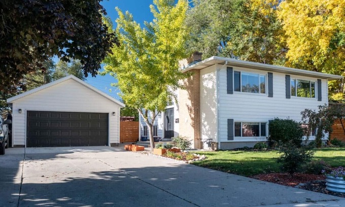 Murray House | Discover The Murray Cottonwood Circle Near Canyons!