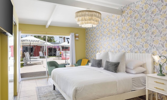 Warm Sands Hotel | Private Yard Oasis at The Muse Hotel in Palm Springs