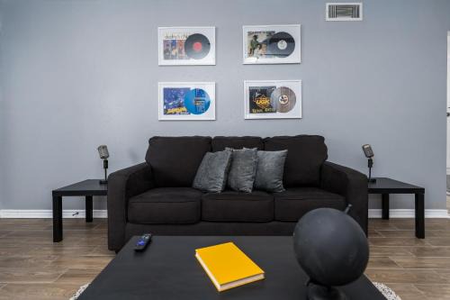 South Central Houston Apartment | The Music Room Tsu,NRG,MedCtr,Concerts,rodeo