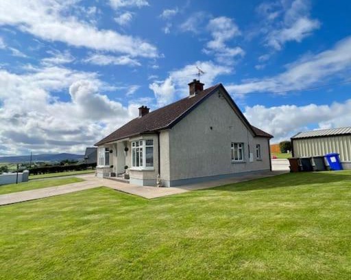 Greencastle House | Oceanfront Myles' Self-Catering Cottage - Guest Rated 9.8