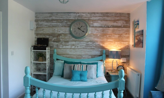 Preston Apartment | Experience The Myriad: Spa and Breakfast Await You