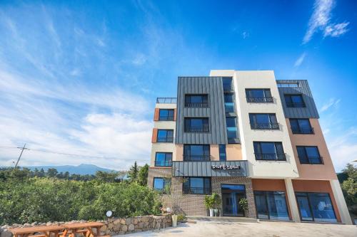 Hyodon-dong House | Family-Friendly Experience at The Naeun Stay - 4 Stars