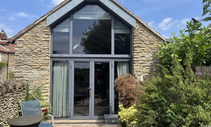 Sawdon Cottage | Pet-Friendly Retreat: The Nail Shed in East Ayton