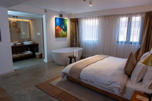Bhaktapur Hotel | Discover The Nanee: 4-Star Retreat with Family-Friendly Dining