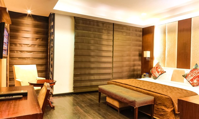 Jasola Hotel | Discover Comfort at The Nanee Suites: 4-Star Getaway