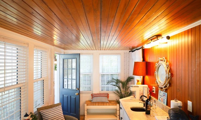 Harwich Port Condo | Inviting Nantucket Room Unit #2 with Ocean View & Pet Friendly