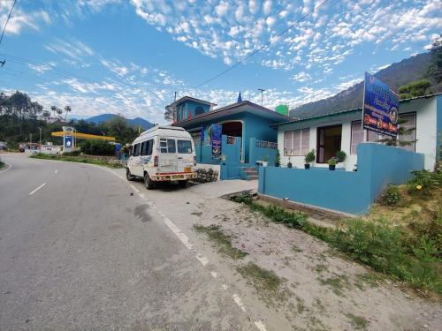 Dunda House | Nature View Homestay: Family-Friendly Retreat with Amenities