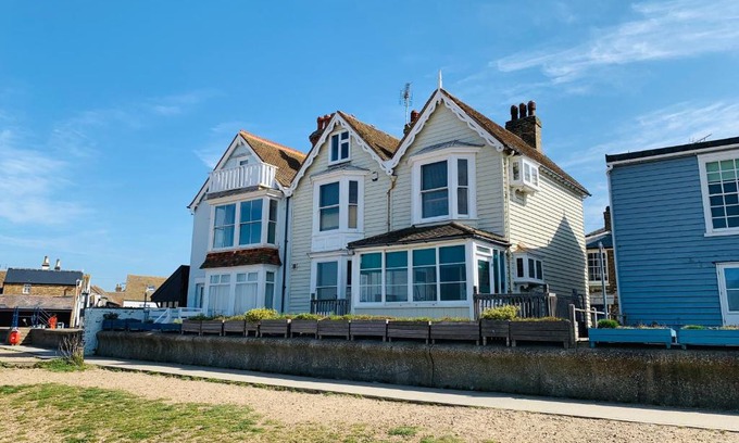 Whitstable House | Discover The Ness: Oceanfront Retreat with Family-Friendly Amenities