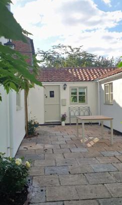 Chippenham House | Pet-Friendly Retreat: The Nest at Bramble Cottage, Lacock