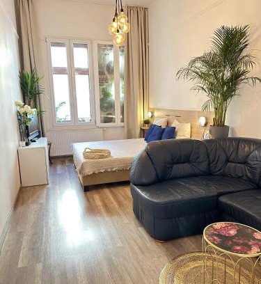 Erzsebetvaros Apartment | Discover The Nest Inn Budapest: 4-Star Retreat with Pool