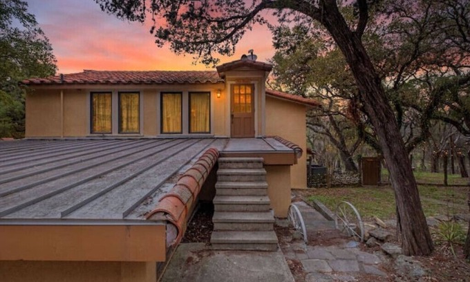 Far North Central House | Relax at The Nest: Ocean View Studio with Spa & Hot Tub