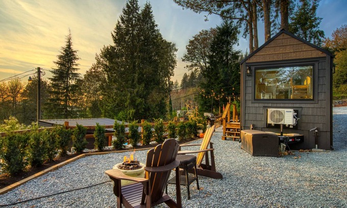 Sumas Prairie Cottage | Private Retreat at The Nest TINY HOME with Beautiful Views