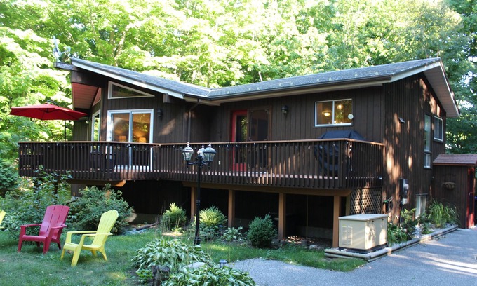 Tiny Cottage | The Nest - walking distance to the most beautiful beaches!