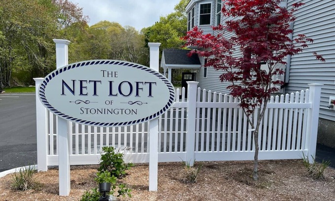 Mystic - New London House | Inviting Net Loft of Stonington: Rated 10/10 with Breakfast