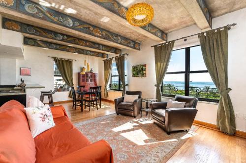 South Beach Apartment | Discover The Netherland by CINC: Oceanfront Family Retreat