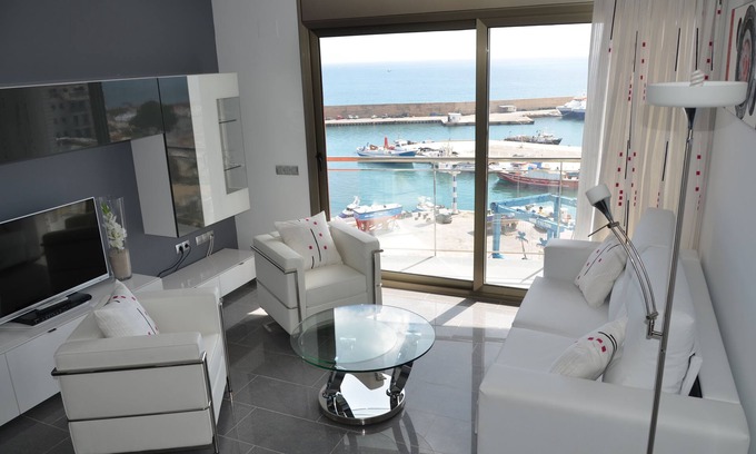 Costa Dorada Apartment | Discover Casa Cleo: Oceanfront Apartment with Breathtaking Views