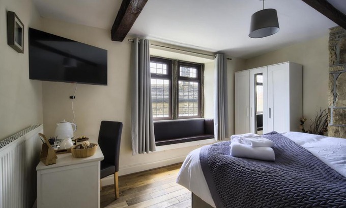 Sowerby Bridge Bed & Breakfast | Cozy Bed and Breakfasts in Sowerby Bridge, UK - 8.8 Rated