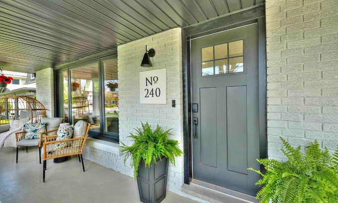 Old Town Historic District House | Experience The Newark House: Child-Friendly 4-Star Retreat