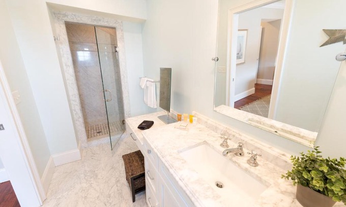 Yachting Village Apartment | Guest Rated 10/10: The Newport Lofts with Hot Tub Access