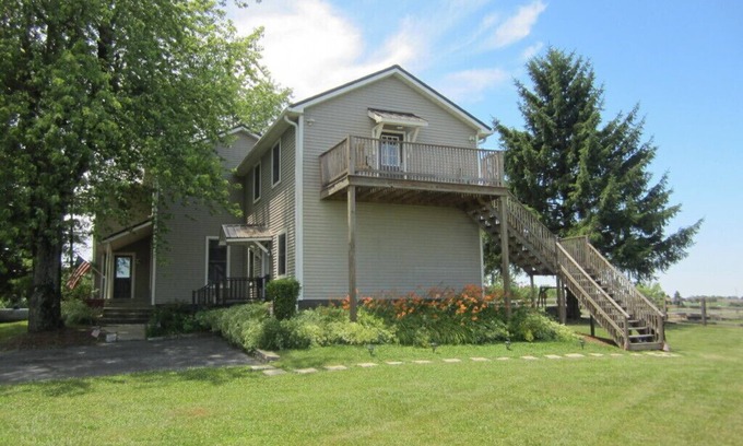 Fairland Apartment | Highly Rated The Nigh Place Studio with King Bed & Kitchen