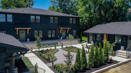 Hillsboro West End Apartment | The Nomad 48-Person Hillsboro Village Retreat Studio 1BR Spaces