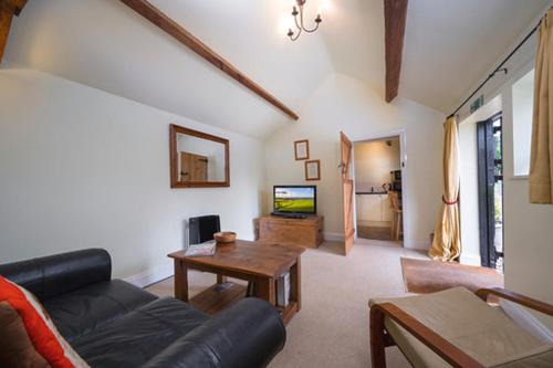Gumley Apartment | Pet-Friendly Haven: The Nook at West Langton Lodge
