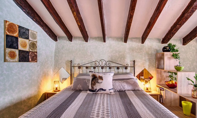 Canillas de Aceituno Apartment | Cozy Getaway at The Nook - Elrecoveco with Breakfast Included