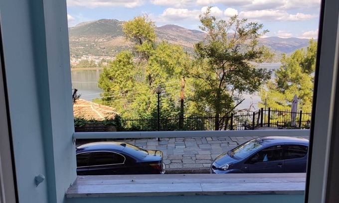 Kastoria Apartment | Cozy North Apartment: Family-Friendly with Breakfast Included