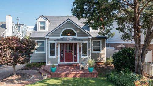 Northeast Virginia Beach House | Discover Family-Friendly Comfort at The North End Bungalow