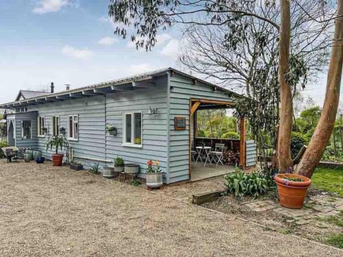 Ashford House | Idyllic Retreat at The Nutshell: Oceanfront & Pet Friendly