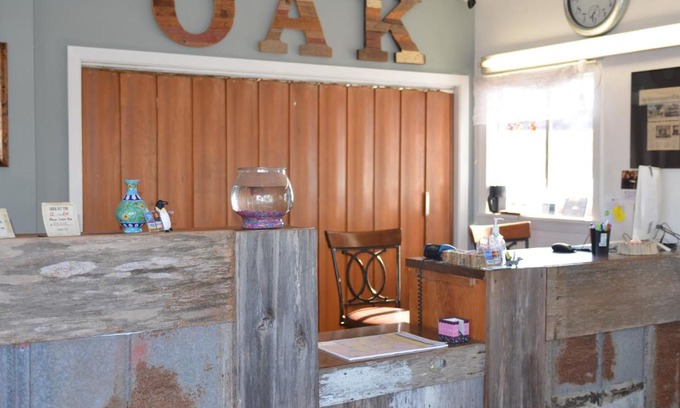 La Grange Hotel | Oceanfront Retreat at The Oak Motel - Pet Friendly & Accessible