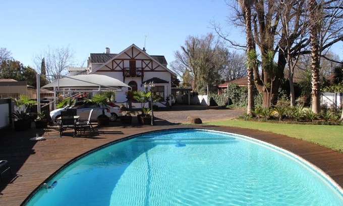 Potchefstroom House | Ideal Stay at The Oak Potch Guesthouse with Pool Access