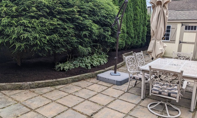 Jamestown Bed & Breakfast | Inviting Oaks B&B Hotel with Breakfast & Child-Friendly Space