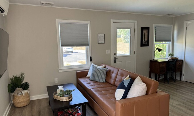Mystic - New London Cottage | Discover The Oar Cottage: Oceanfront Bliss Near Mystic