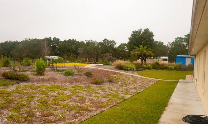 Floral City House | Relax at The Oasis: A Tranquil Retreat with Pool & Spa