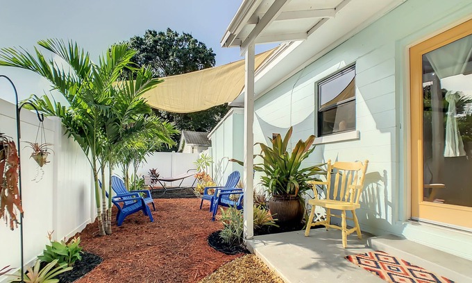 West Melbourne House | The Oasis: a tropical tiny home. Your secluded piece of paradise.