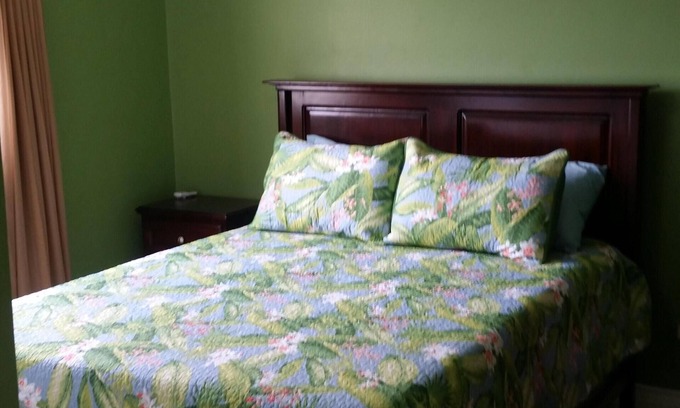 Constant Spring Apartment | Welcoming Oasis: Your Comfortable Retreat Awaits