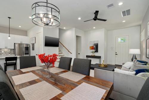 Northside House | Exquisite Oasis Retreat: Unmatched Comfort Near Downtown