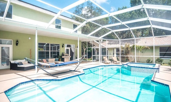 Walsingham Villa | Spacious Villa for 22 with Heated Pool & Relaxing Spa