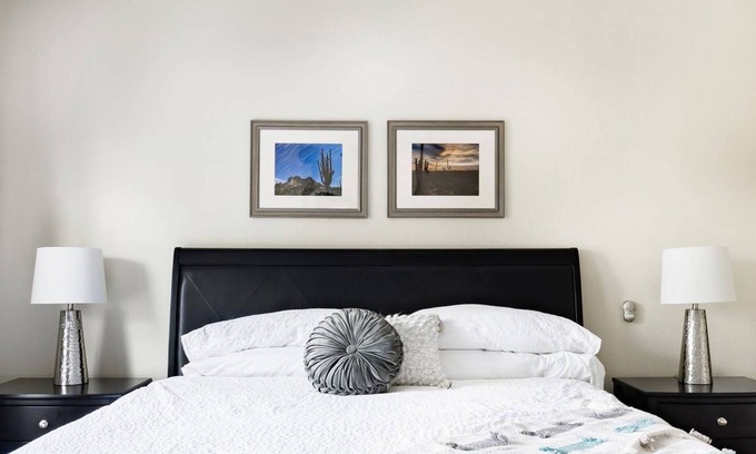 Paradise Valley Village Villa | Experience The Oasis: Sleeps 21, Pet-Friendly & Pool Access