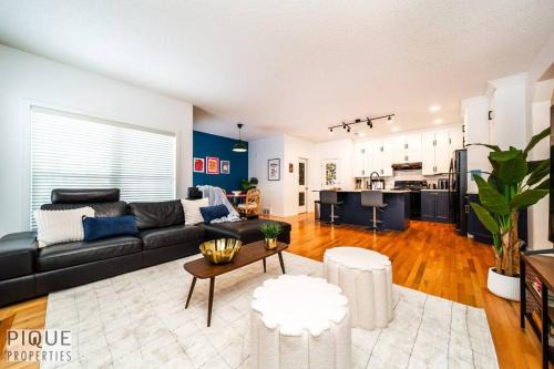 Griesbach Apartment | Cozy Obsolete Suite with Fireplace & Pet-Friendly Comfort